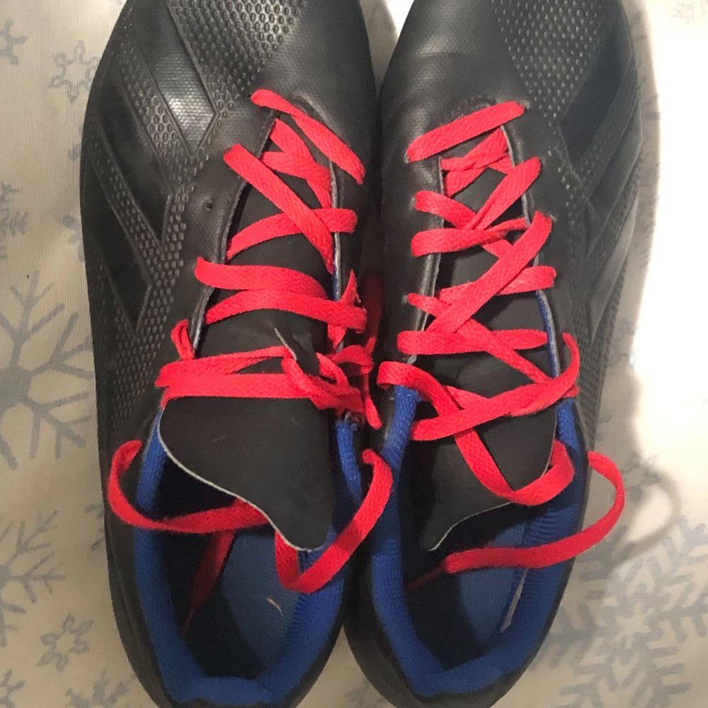 Soccer Cleats - Picture 3 of 4